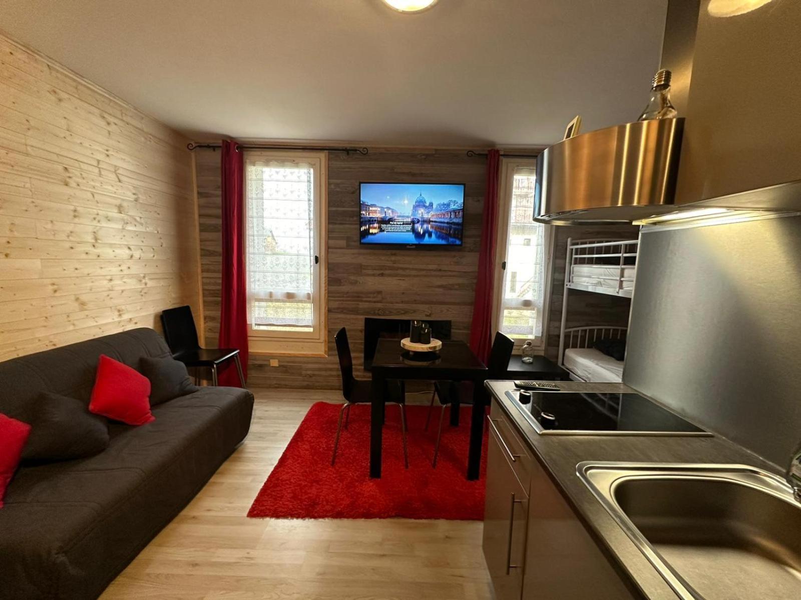 Le Chaleureux Cocon Rouge Apartment Ustou Exterior photo