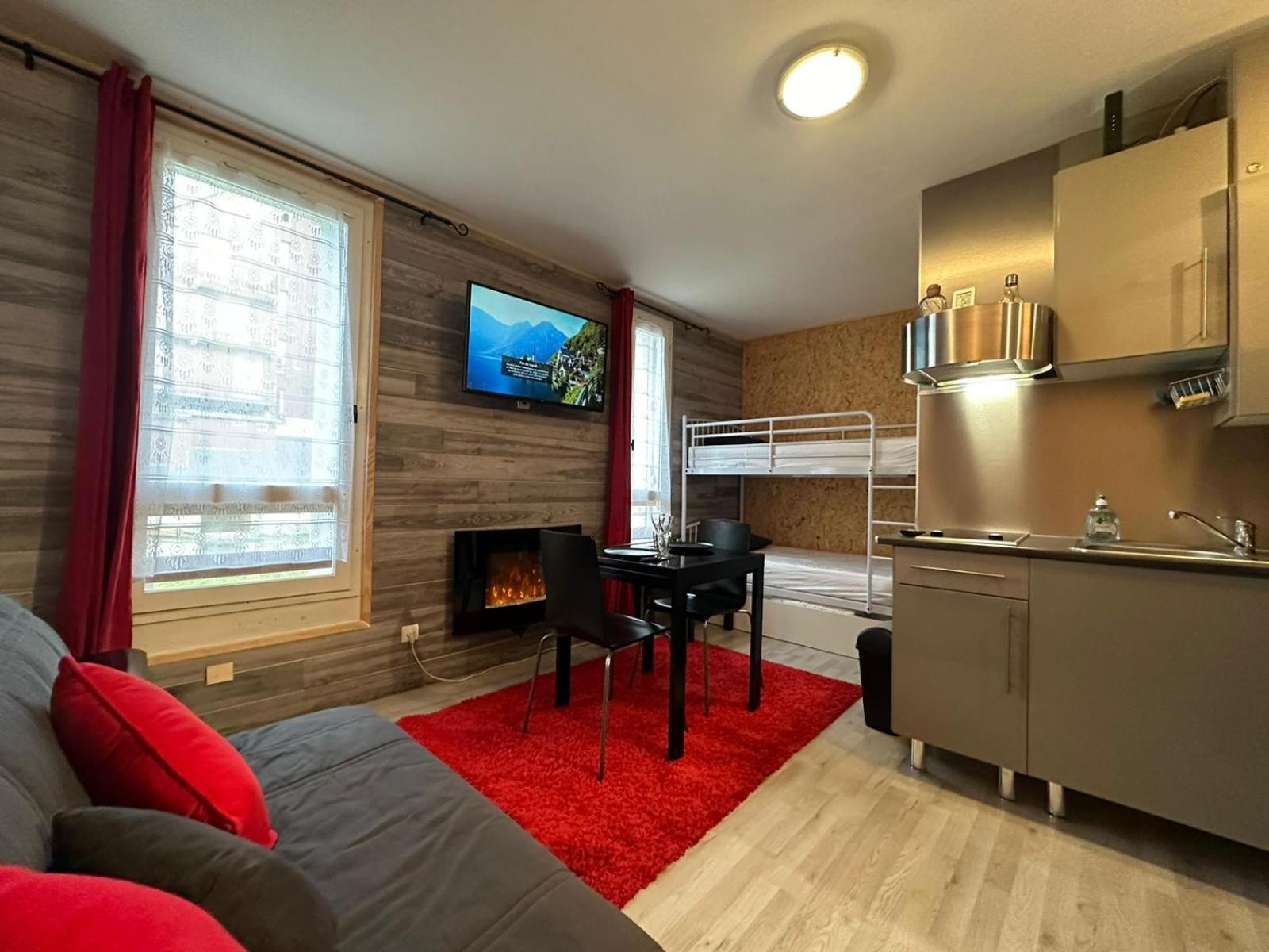 Le Chaleureux Cocon Rouge Apartment Ustou Exterior photo