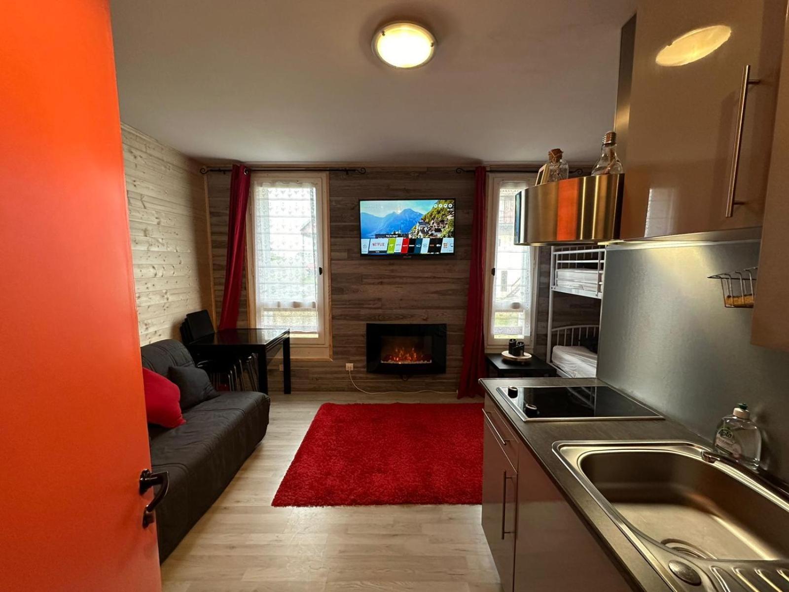 Le Chaleureux Cocon Rouge Apartment Ustou Exterior photo